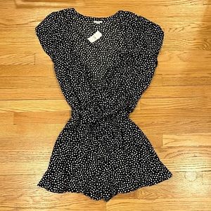 Polka dot romper. NEVER WORN. Loft size M